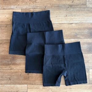 Women’s 3 piece workout yoga shorts seamless ribbed high waisted booty shorts